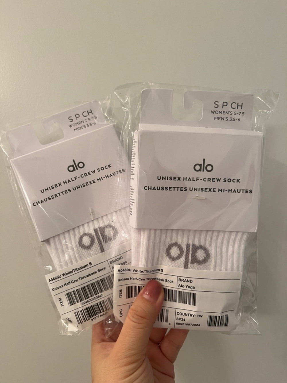 Alo yoga Unisex Half-Crew Throwback Sock White/Titanium New w tag! size: S GWP - Picture 5 of 7